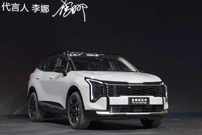 界亮相广州车展 爆款SUV再更新！澳门新葡京入口李娜代言起亚新狮铂拓(图12)
